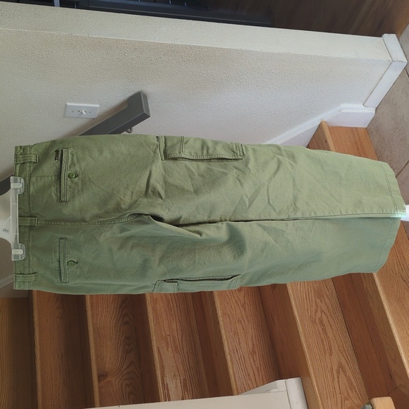 Aritzia TNA Green Women's Cargo Pants - Picture 6 of 10